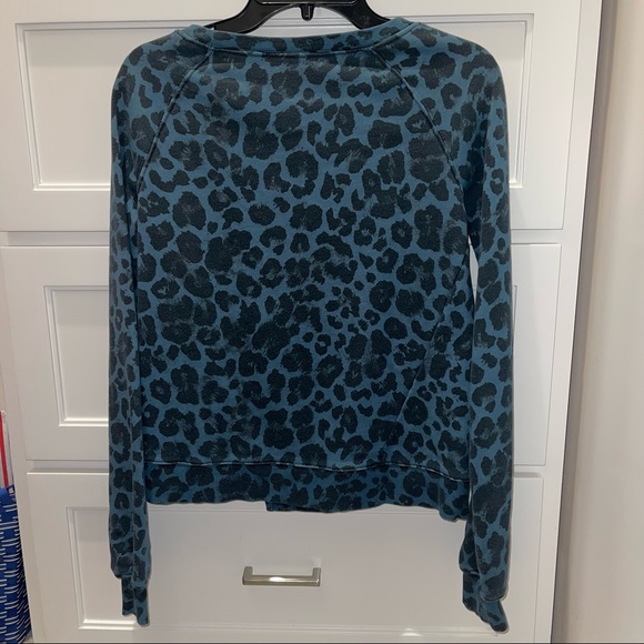 Pam & Gela Leopard Print Asymmetric Sweatshirt In Blue Leopard Print - Picture 3 of 6